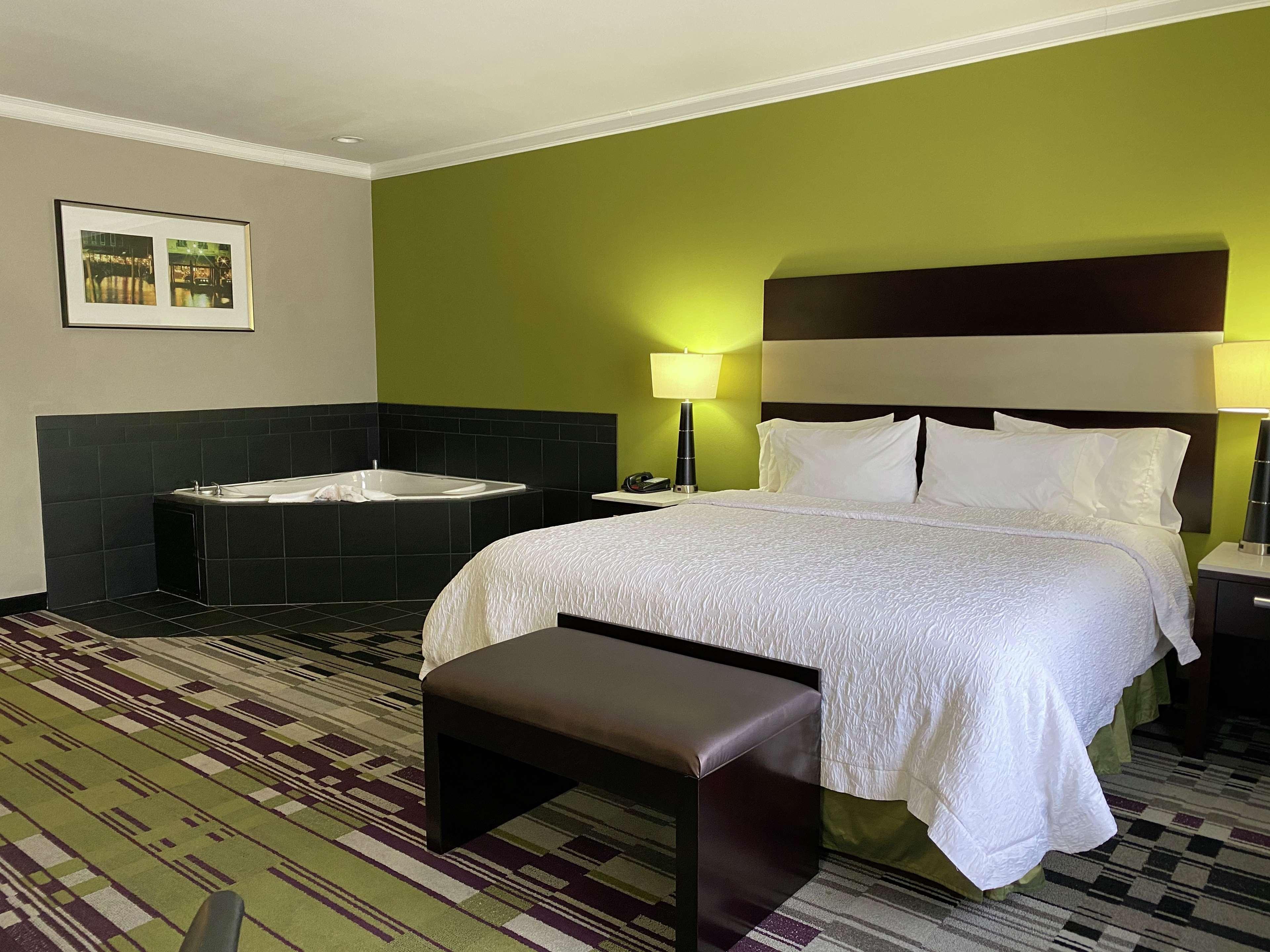 Hampton Inn By Hilton Leesville Fort Johnson Zewnętrze zdjęcie