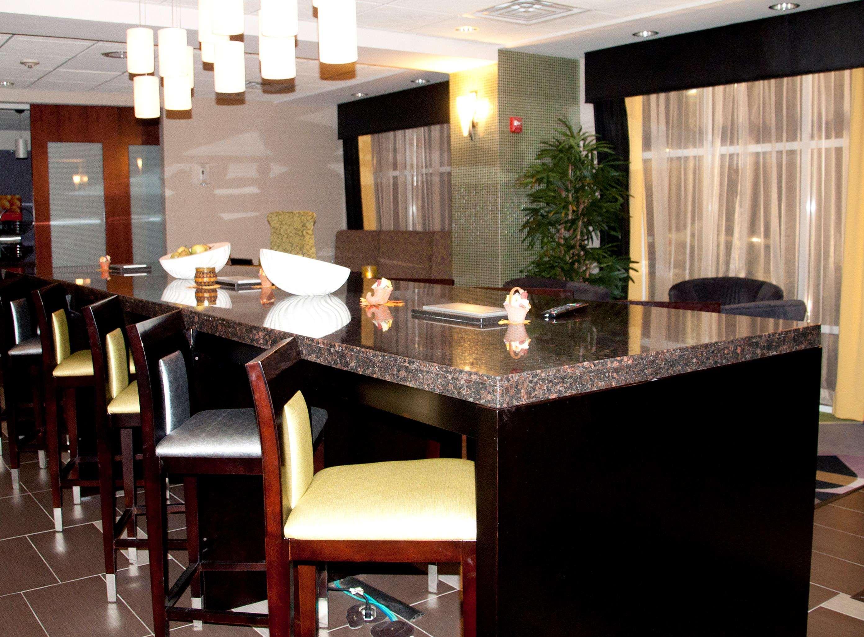 Hampton Inn By Hilton Leesville Fort Johnson Zewnętrze zdjęcie