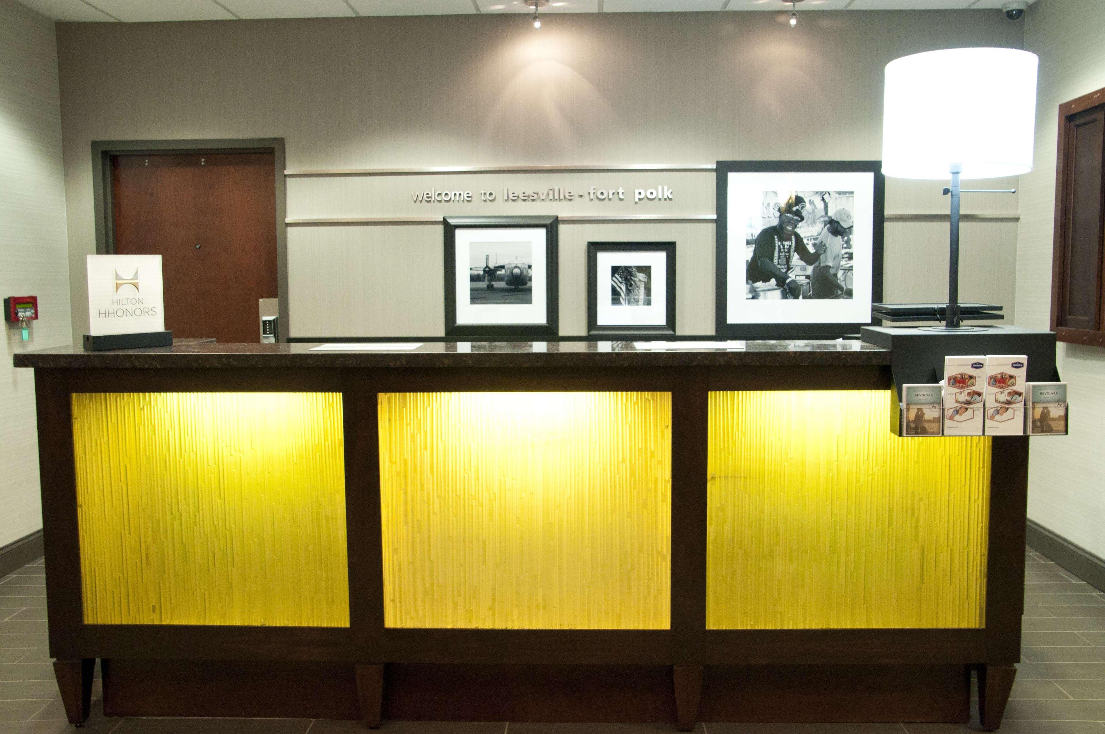 Hampton Inn By Hilton Leesville Fort Johnson Zewnętrze zdjęcie