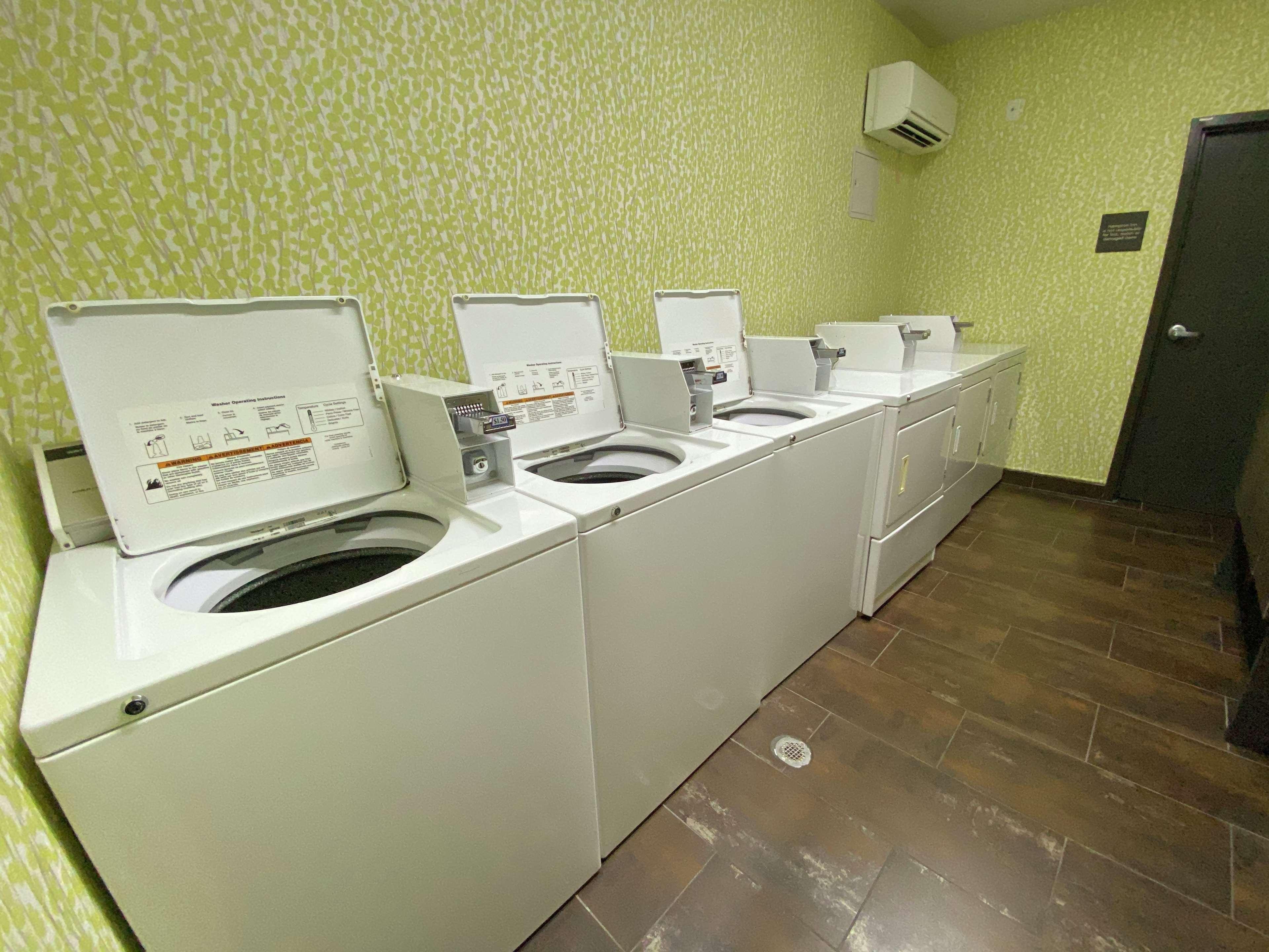 Hampton Inn By Hilton Leesville Fort Johnson Zewnętrze zdjęcie