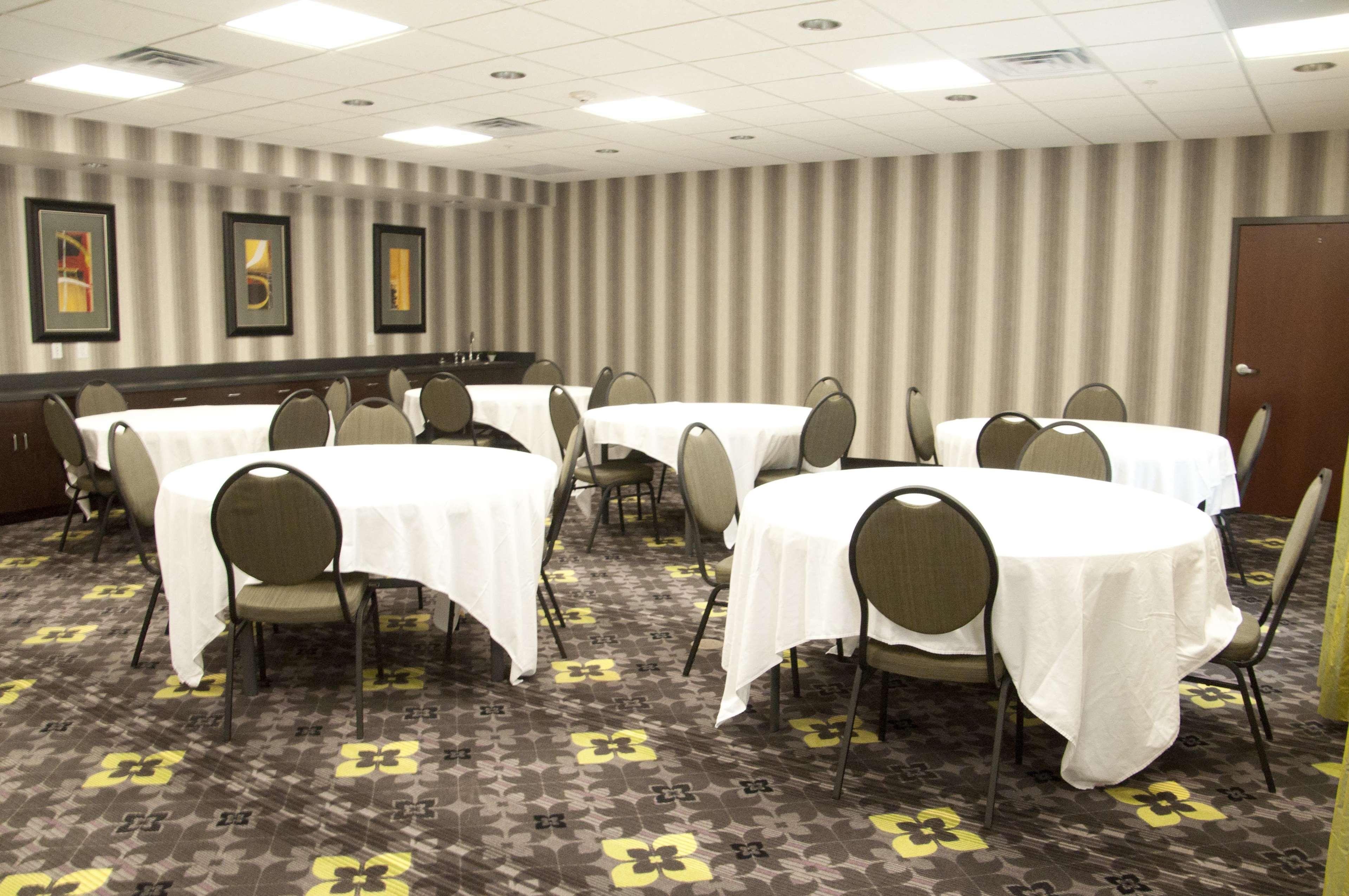 Hampton Inn By Hilton Leesville Fort Johnson Zewnętrze zdjęcie