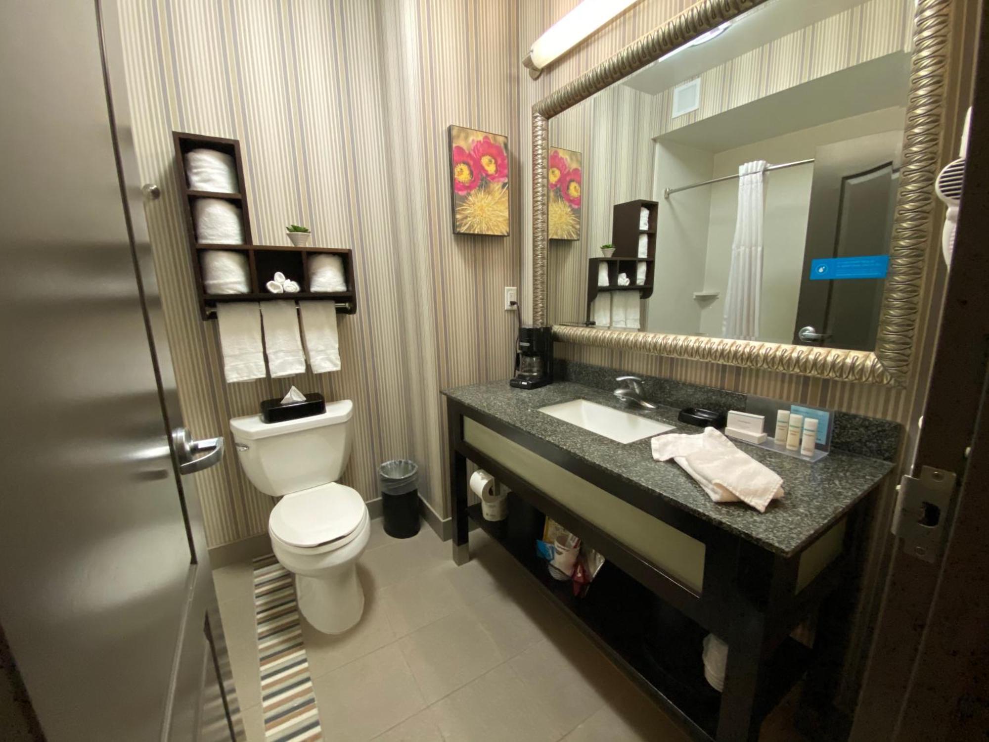 Hampton Inn By Hilton Leesville Fort Johnson Zewnętrze zdjęcie