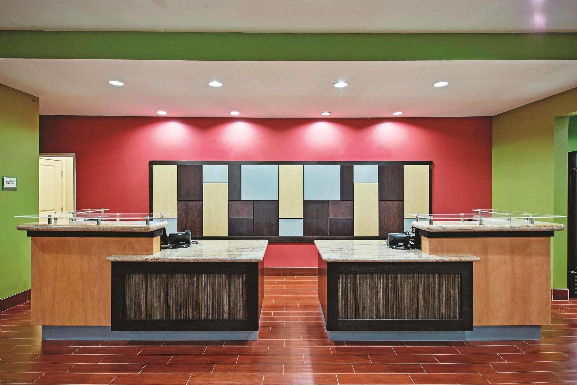 Hampton Inn By Hilton Leesville Fort Johnson Zewnętrze zdjęcie