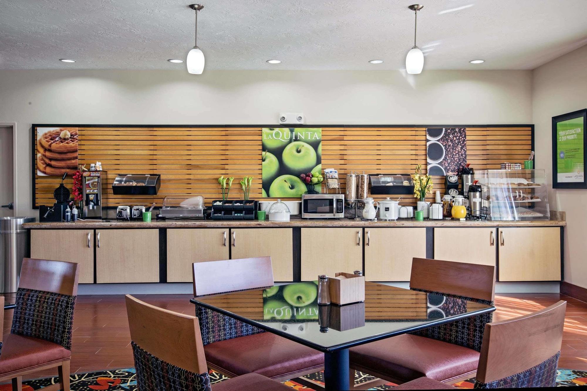 Hampton Inn By Hilton Leesville Fort Johnson Zewnętrze zdjęcie