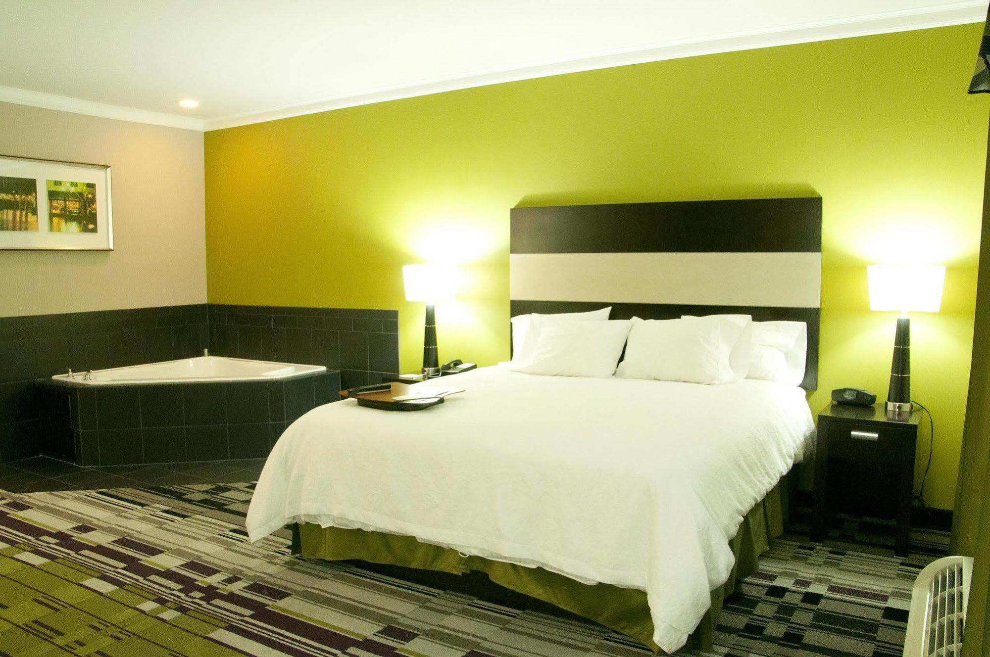 Hampton Inn By Hilton Leesville Fort Johnson Zewnętrze zdjęcie